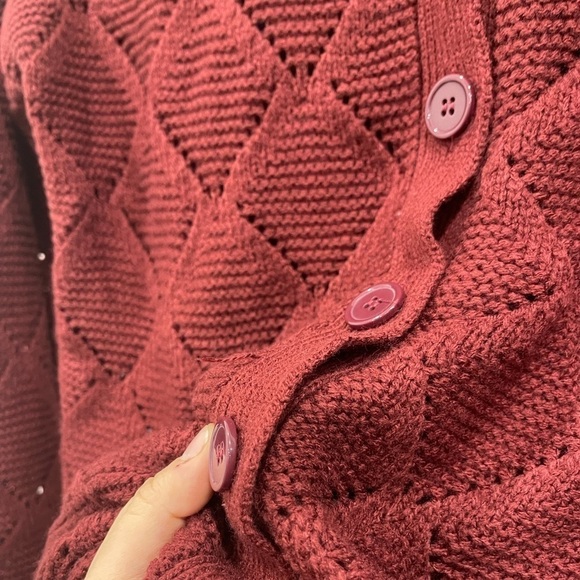 Olive & Oak Open Knit Long Sleeve Button-Back Maroon Sweater Lulu’s XS - Picture 3 of 6